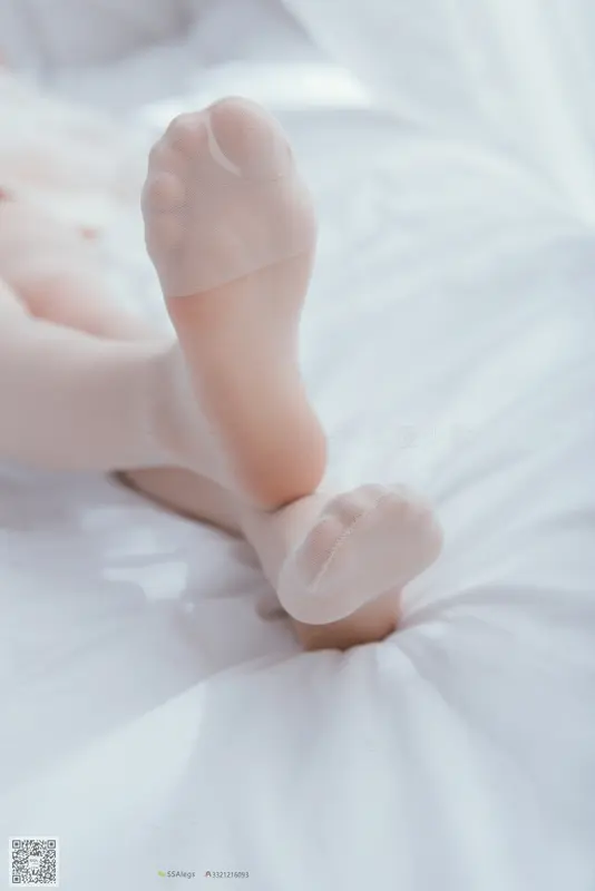 [SSA丝社]超清写真 NO.003 我的公主床-肉丝裸足特写 - SSA丝社
